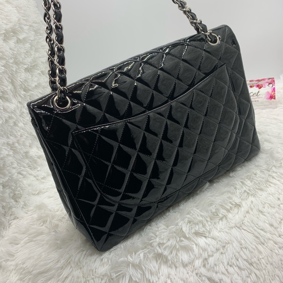 ❌SOLD❌ CHANEL classic Maxi black patent Flap Bag - Picture 15 of 15